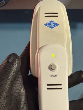 Lentek Sila Model 1040 Handheld Ionic Air Purifier & Lint Brush